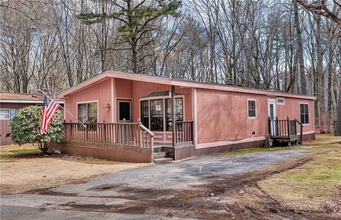 41 Leisure Way Coventry, RI 02816 - Photo 2 of 19 in Desirable over 55 Leisure Village