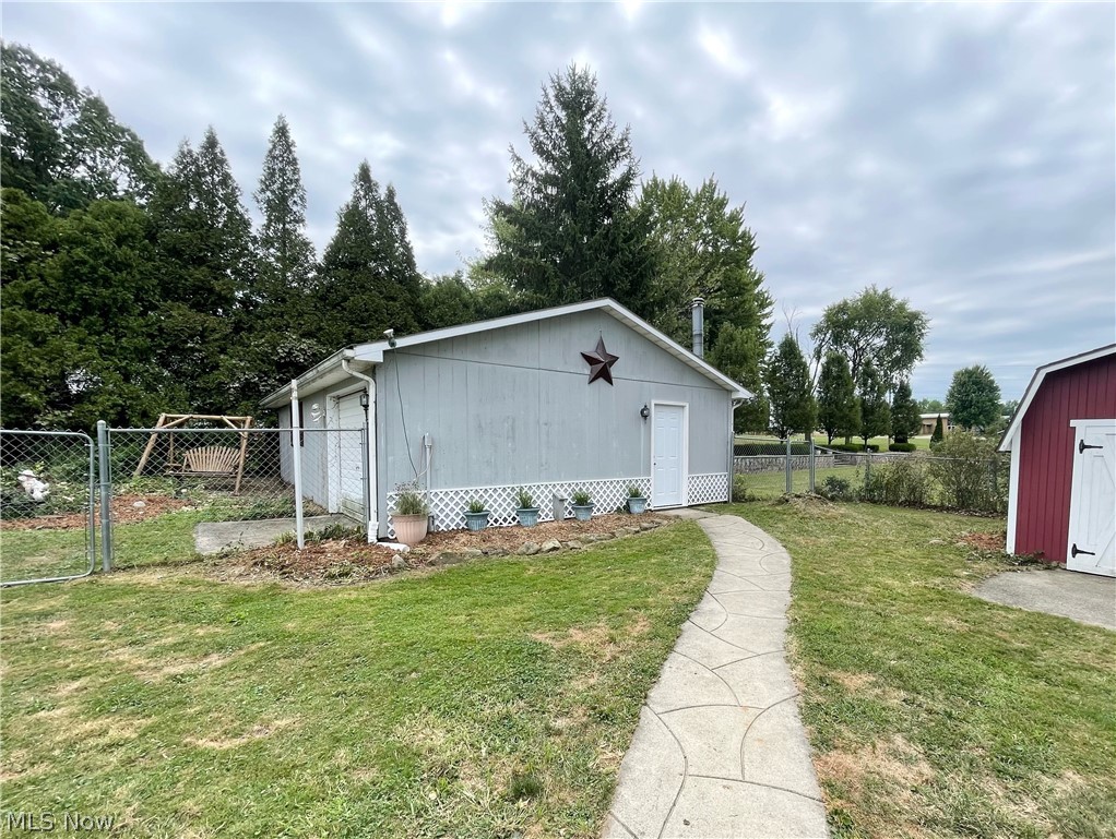 948 Howland Wilson Road Northeast Warren, OH 44484 - Photo 27 of 29 Outbuilding