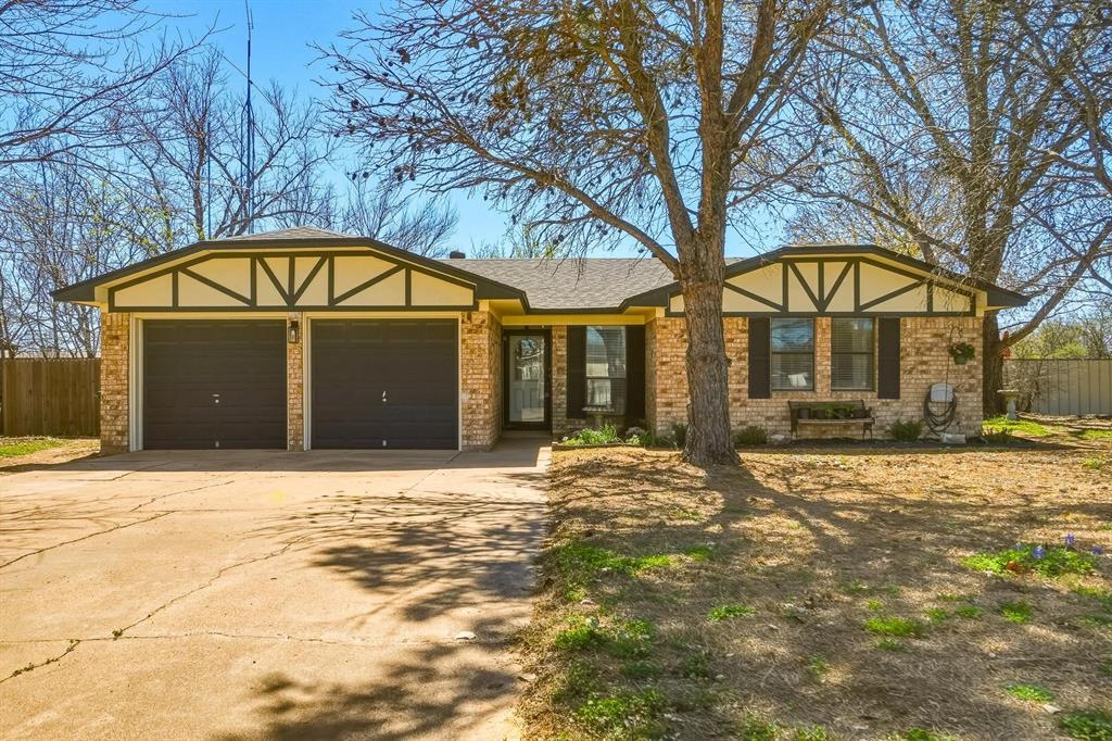 121 Sandy Lane Clyde, TX 79510 - Photo 2 of 30 a front view of a house with a yard