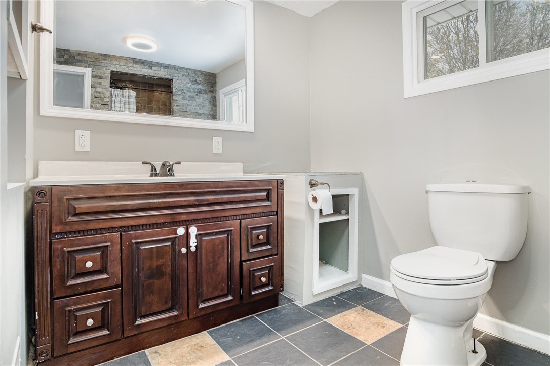 394 Laurelton Road Irondequoit, NY 14609 - Photo 13 of 27