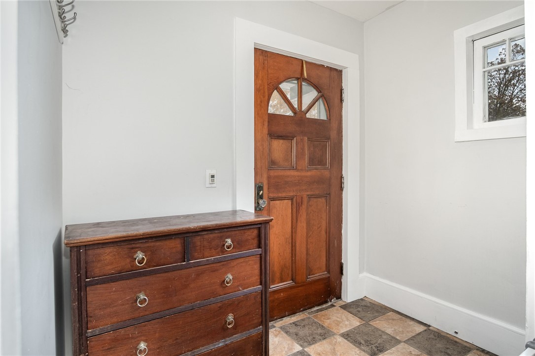 394 Laurelton Road Irondequoit, NY 14609 - Photo 4 of 27