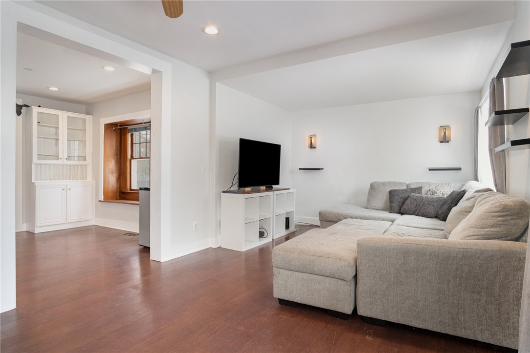 394 Laurelton Road Irondequoit, NY 14609 - Photo 5 of 27