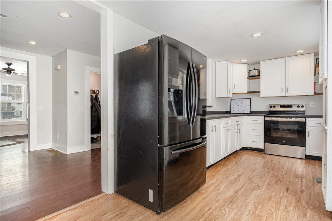 394 Laurelton Road Irondequoit, NY 14609 - Photo 8 of 27