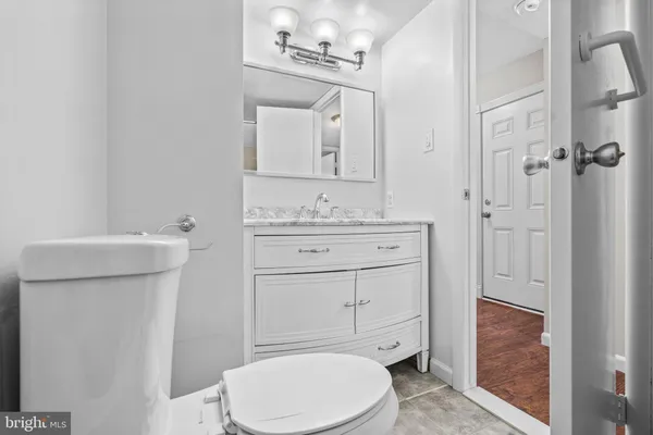 $2,400 | 9496-00 Convent Lane, Unit B, Philadelphia, PA 19114