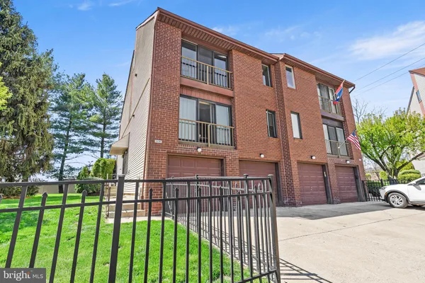 $2,400 | 9496-00 Convent Lane, Unit B, Philadelphia, PA 19114