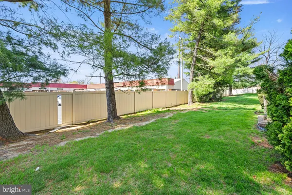 $2,400 | 9496-00 Convent Lane, Unit B, Philadelphia, PA 19114