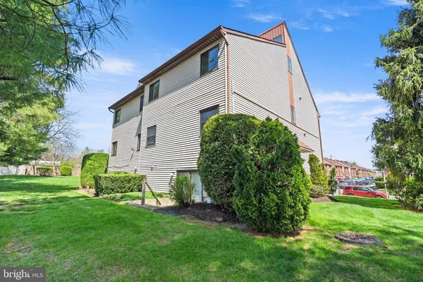 $2,400 | 9496-00 Convent Lane, Unit B, Philadelphia, PA 19114