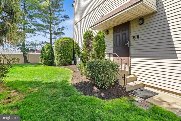 $2,400 | 9496-00 Convent Lane, Unit B, Philadelphia, PA 19114