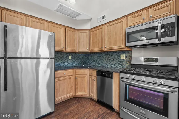 $2,400 | 9496-00 Convent Lane, Unit B, Philadelphia, PA 19114