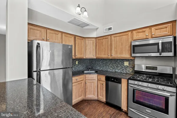 $2,400 | 9496-00 Convent Lane, Unit B, Philadelphia, PA 19114