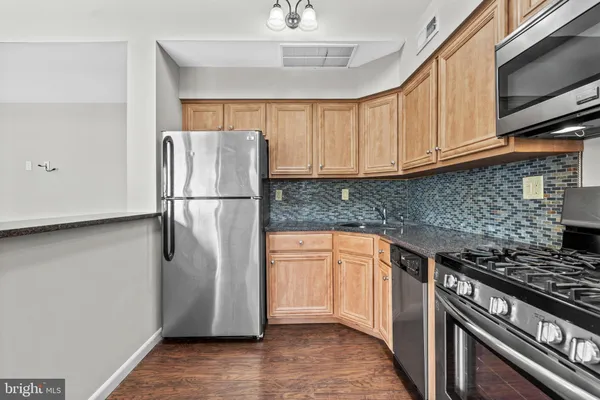 $2,400 | 9496-00 Convent Lane, Unit B, Philadelphia, PA 19114