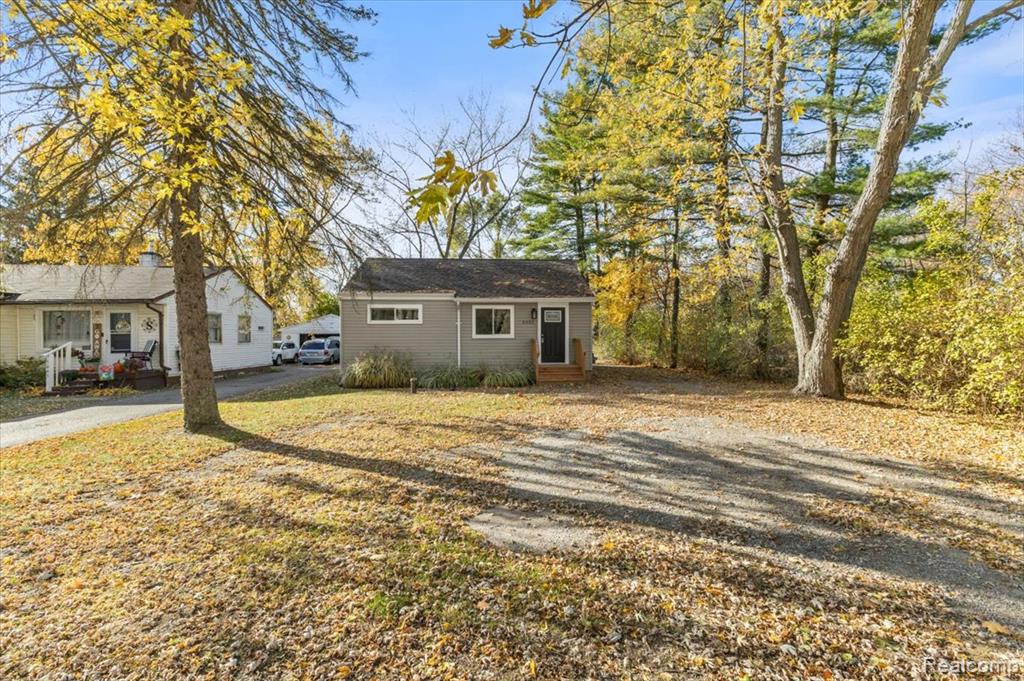 5051 Sashabaw Road Clarkston, MI 48346 - Photo 4 of 31