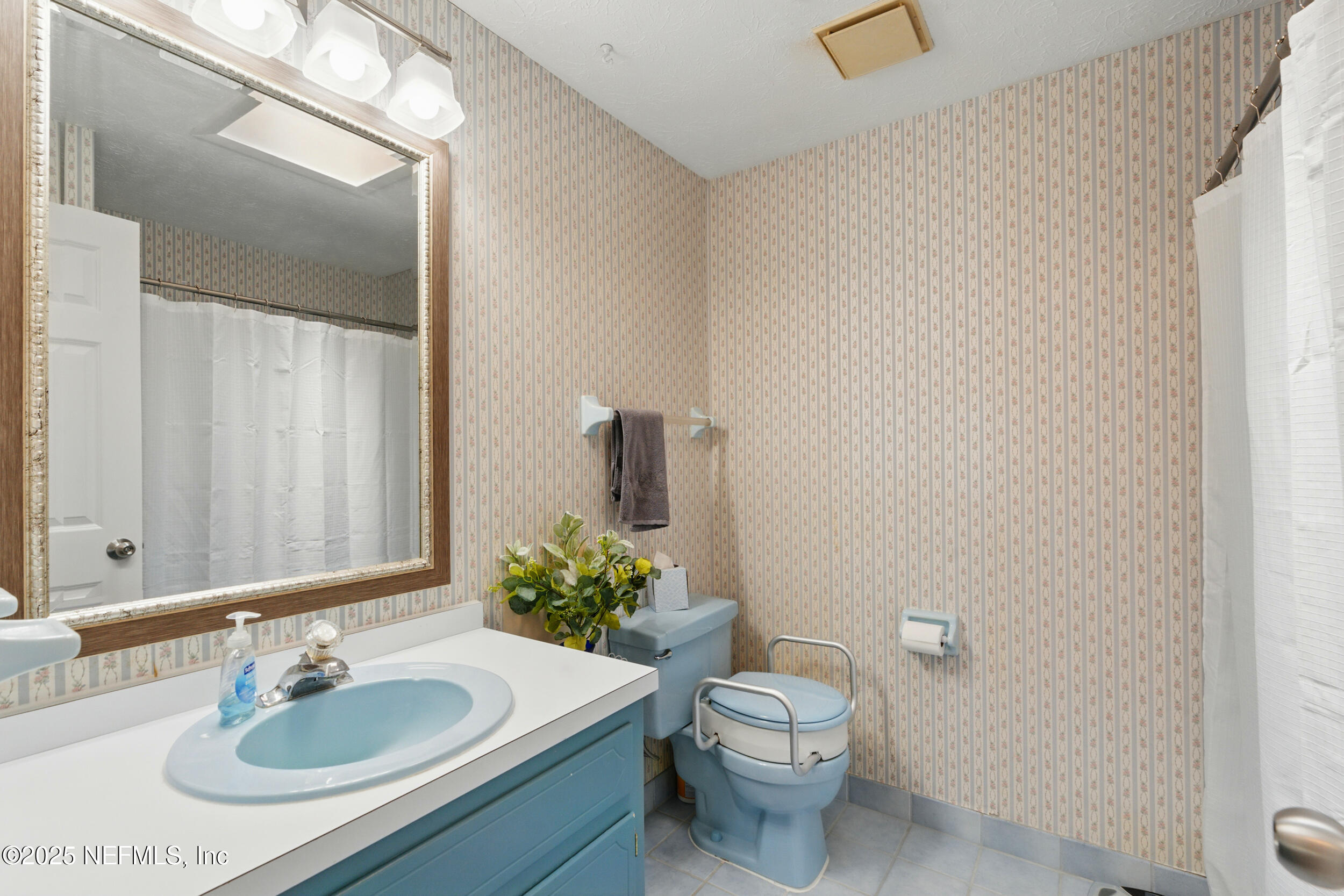 1257 Crown Drive Jacksonville, FL 32221 - Photo 15 of 21 a bathroom with a sink vanity granite and toilet