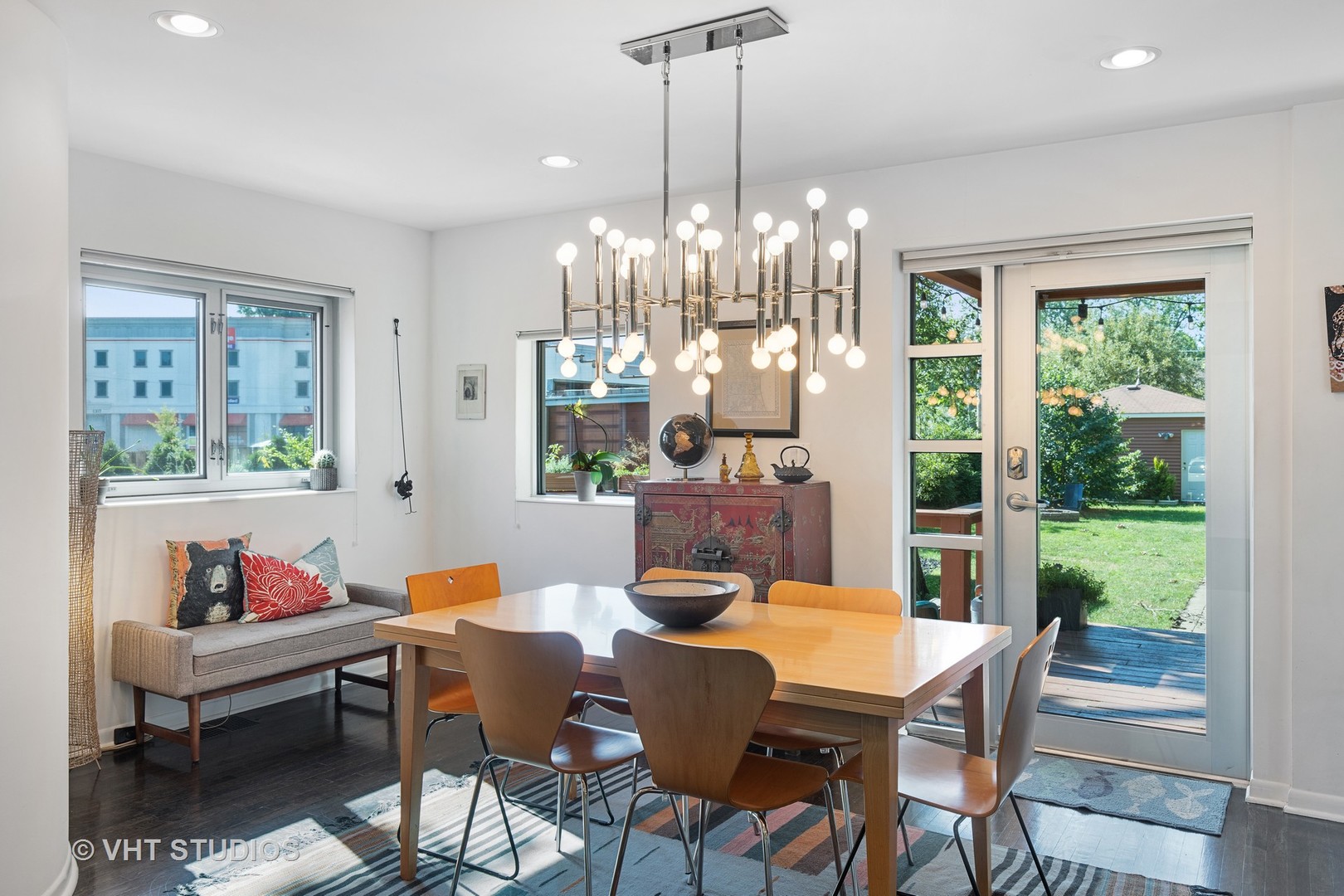 525 Berkeley Road Riverside, IL 60546 - Photo 4 of 33