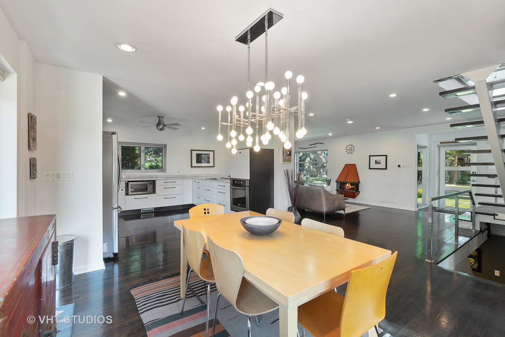 525 Berkeley Road Riverside, IL 60546 - Photo 5 of 33