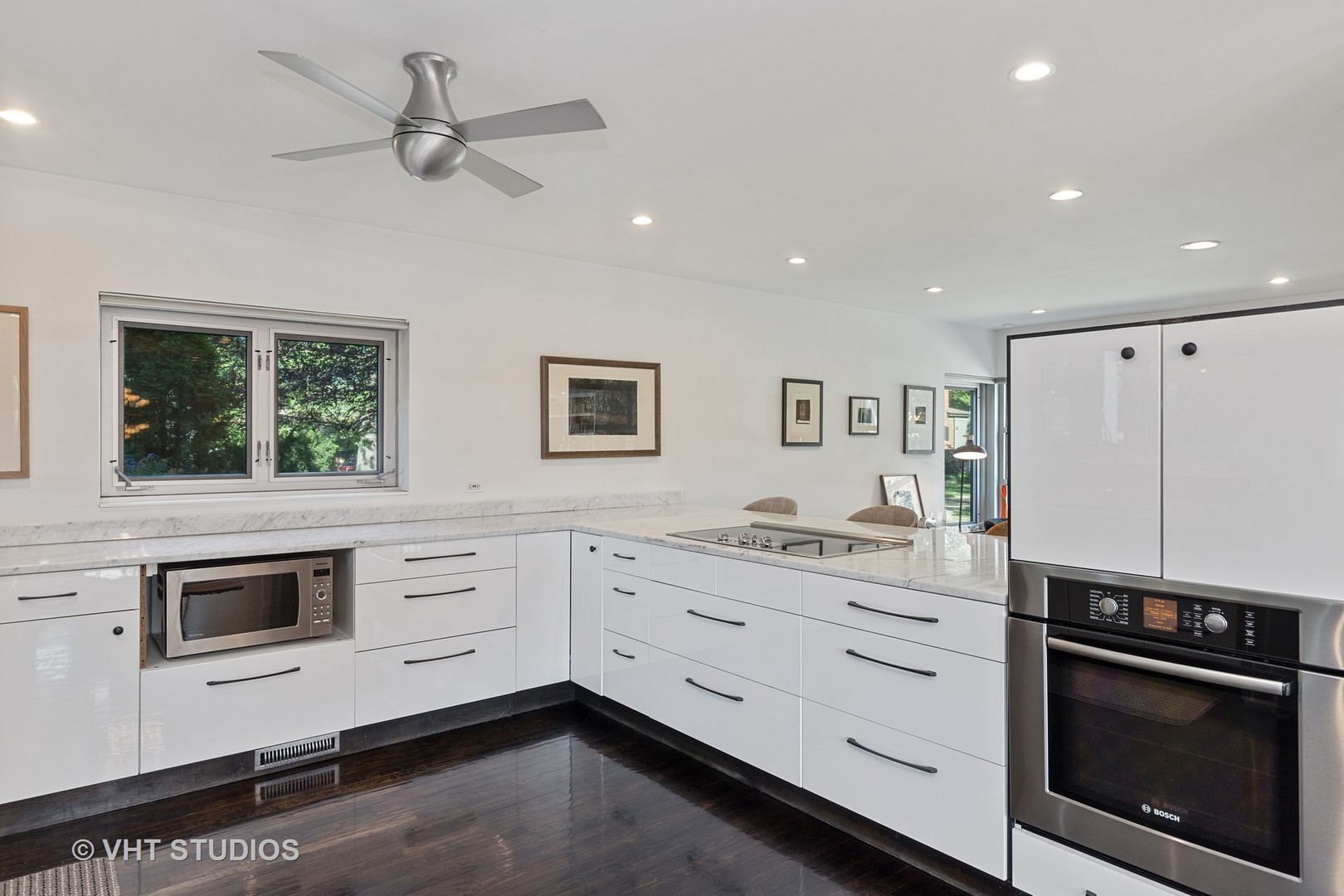 525 Berkeley Road Riverside, IL 60546 - Photo 9 of 33