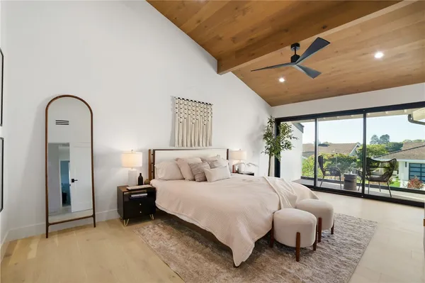 $3,848,000 | 5 Curl Drive, Corona del Mar, CA 92625
