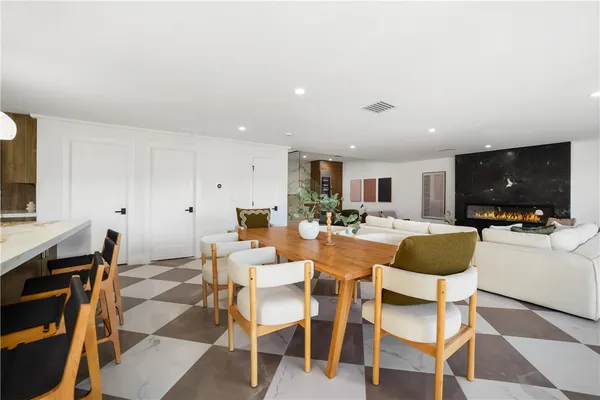 $3,848,000 | 5 Curl Drive, Corona del Mar, CA 92625