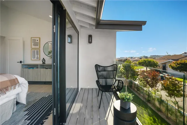 $3,995,000 | 5 Curl Drive, Corona del Mar, CA 92625