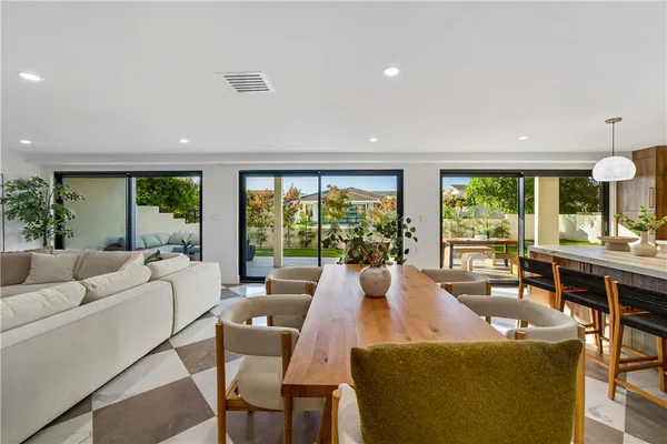 $3,848,000 | 5 Curl Drive, Corona del Mar, CA 92625