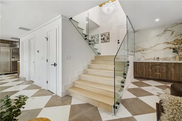 $3,848,000 | 5 Curl Drive, Corona del Mar, CA 92625