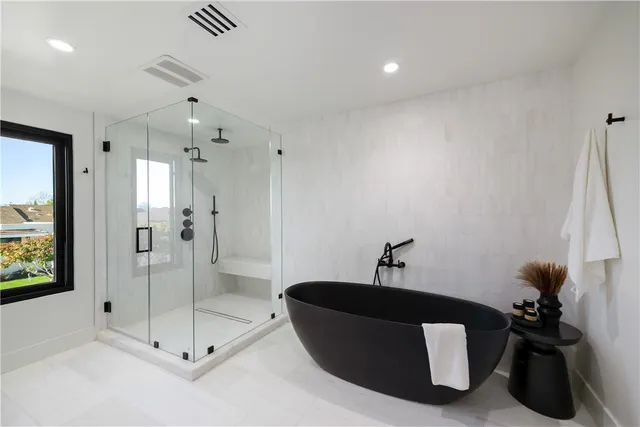 $3,995,000 | 5 Curl Drive, Corona del Mar, CA 92625