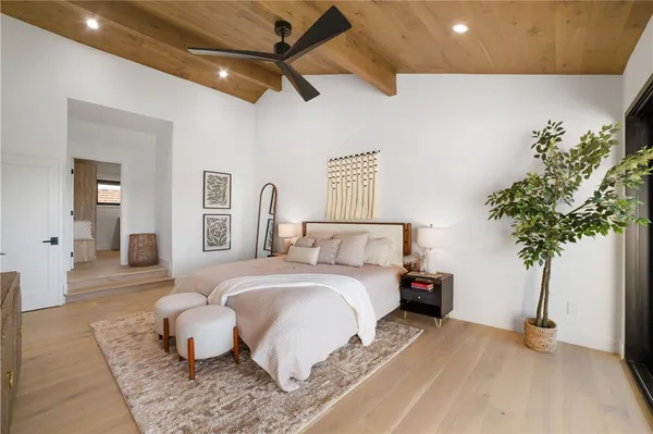 $3,848,000 | 5 Curl Drive, Corona del Mar, CA 92625