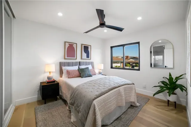 $3,995,000 | 5 Curl Drive, Corona del Mar, CA 92625