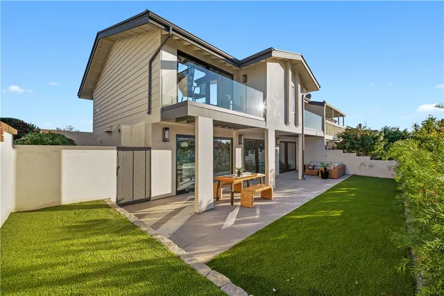 $3,995,000 | 5 Curl Drive, Corona del Mar, CA 92625