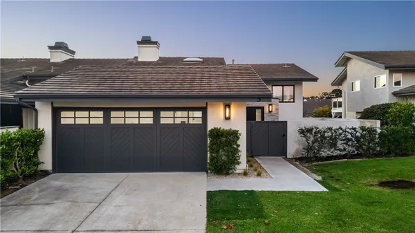 $3,848,000 | 5 Curl Drive, Corona del Mar, CA 92625