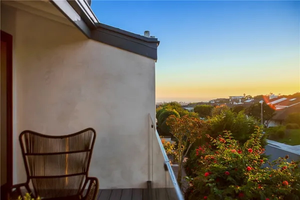 $3,848,000 | 5 Curl Drive, Corona del Mar, CA 92625