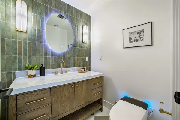 $3,848,000 | 5 Curl Drive, Corona del Mar, CA 92625