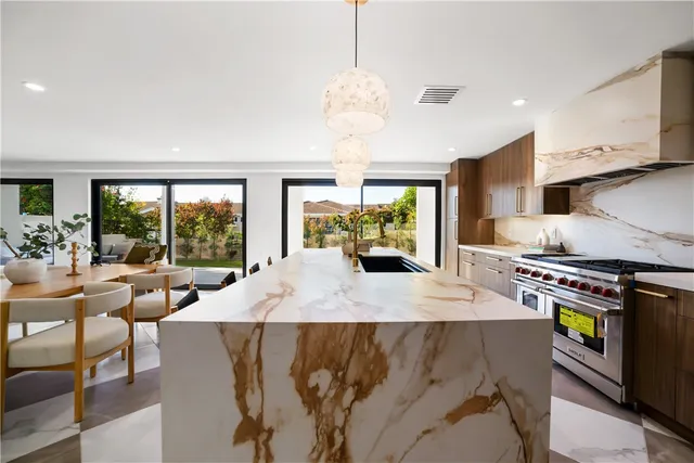 $3,995,000 | 5 Curl Drive, Corona del Mar, CA 92625
