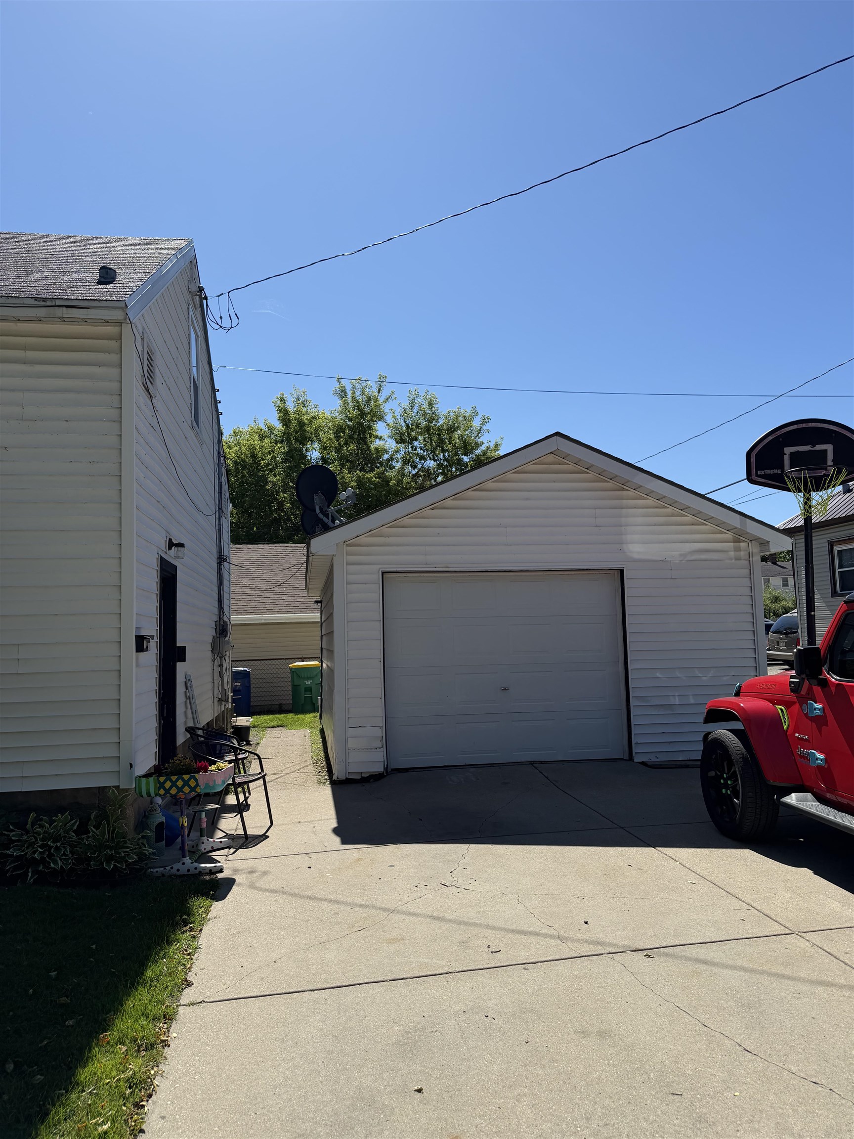 818 St George Street Green Bay, WI 54302 - Photo 2 of 4
