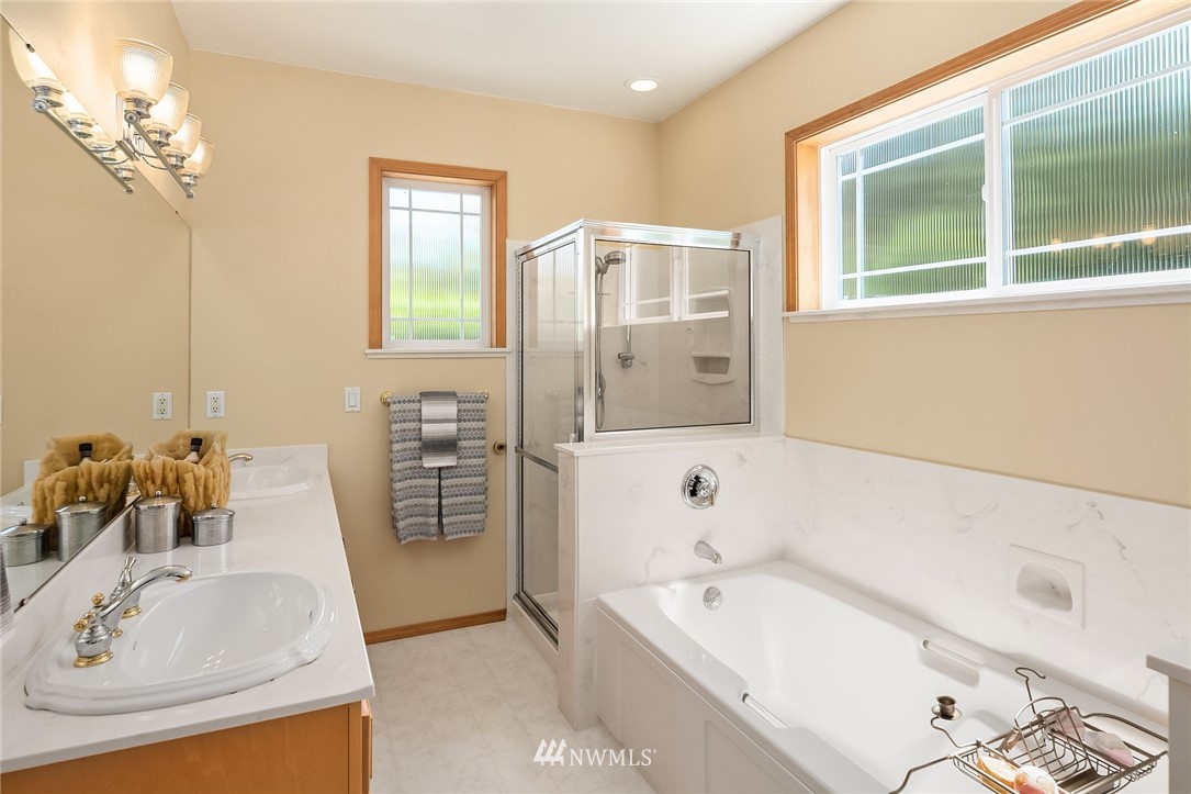 6403 Norma Beach Road Edmonds, WA 98026 - Photo 19 of 40 Gallery Image 19