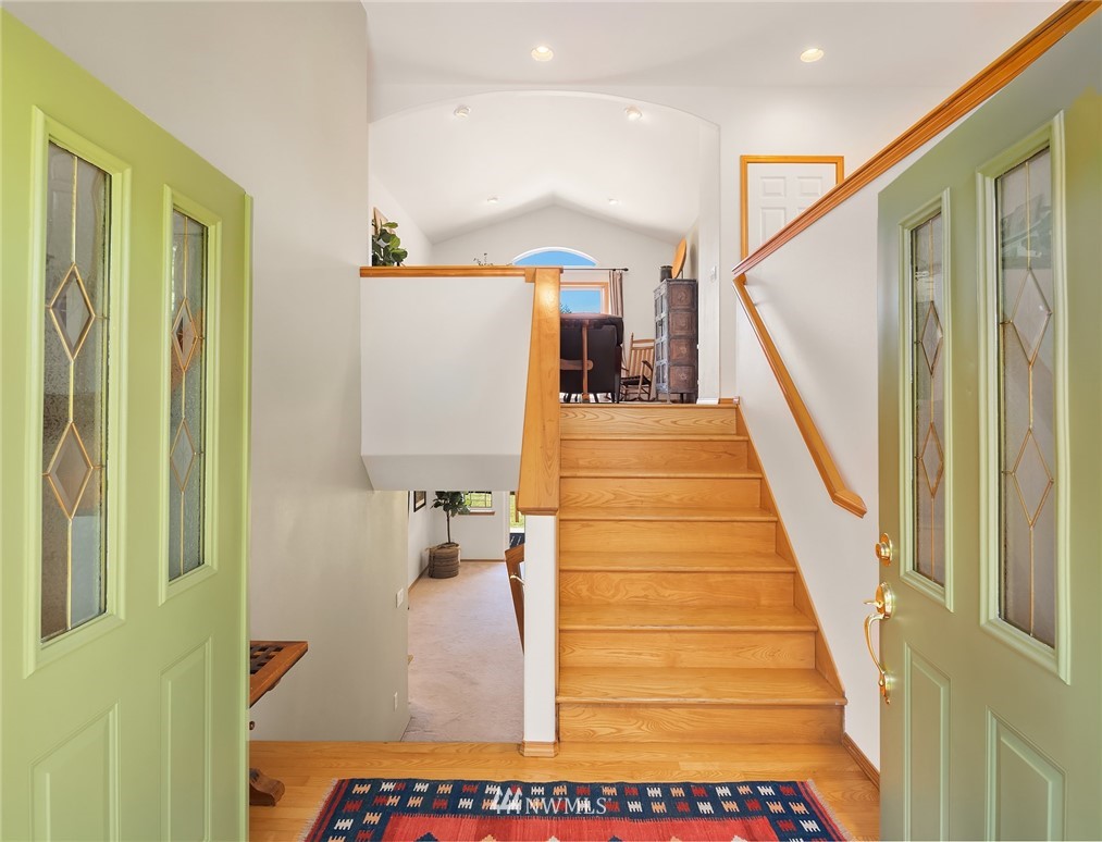 6403 Norma Beach Road Edmonds, WA 98026 - Photo 3 of 40 Gallery Image 3