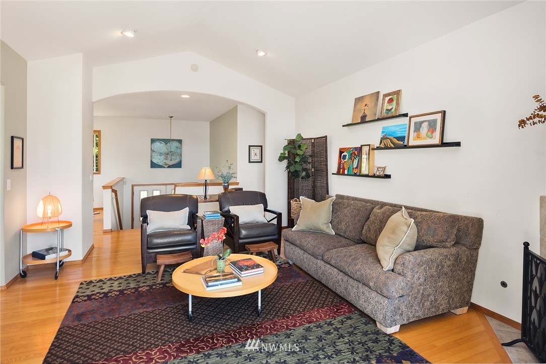 6403 Norma Beach Road Edmonds, WA 98026 - Photo 8 of 40 Gallery Image 8