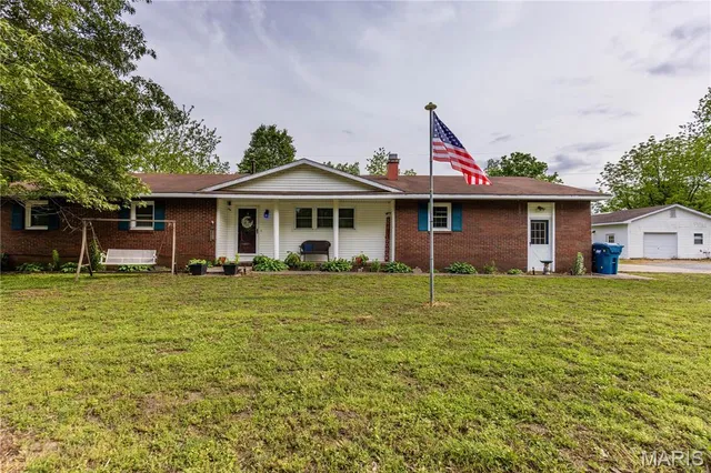 $185,000 | 211 East Elm Street, Bertrand, MO 63823