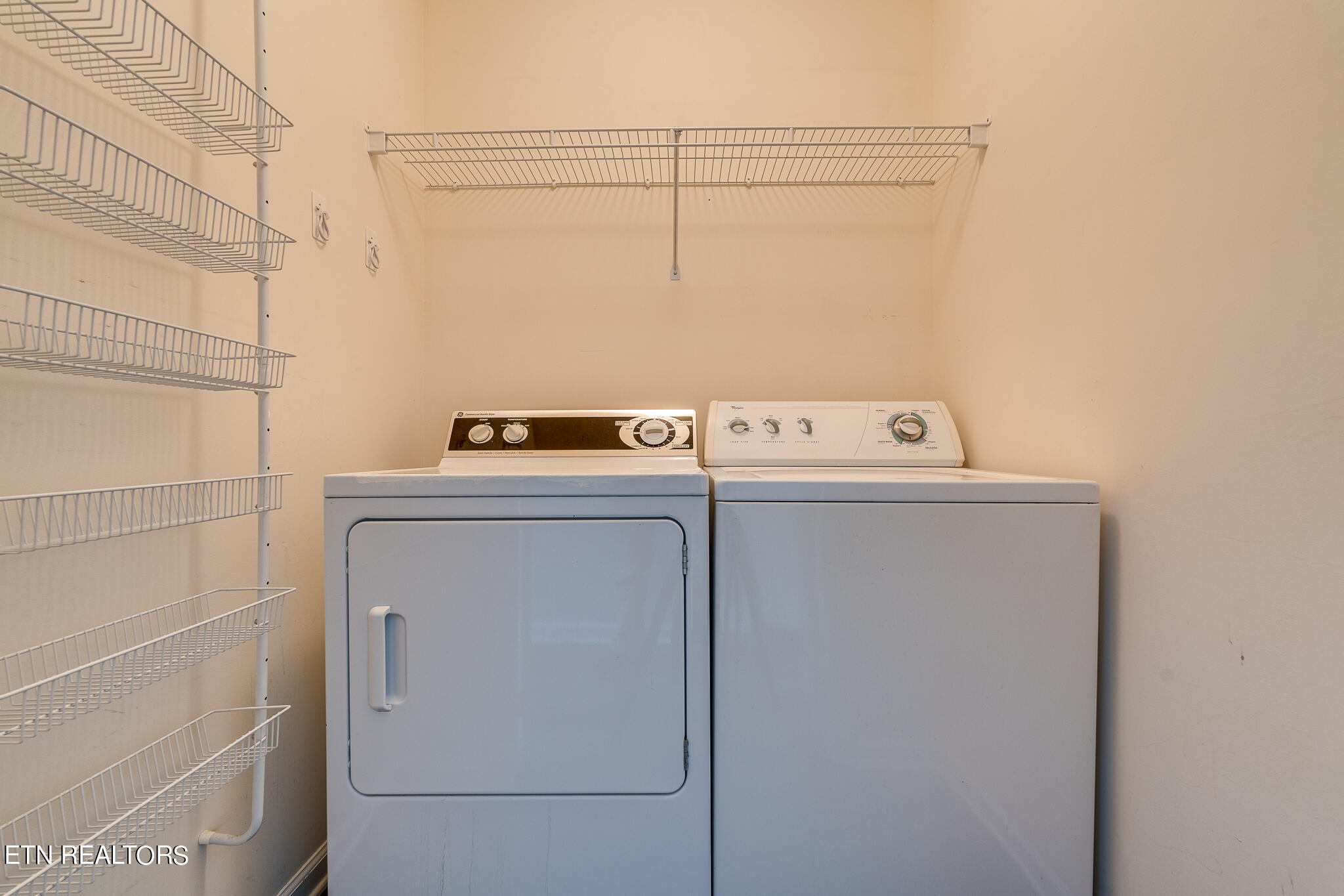 8070 Stablegate Way Powell, TN 37849 - Photo 8 of 21 Waher & Dryer Stay
