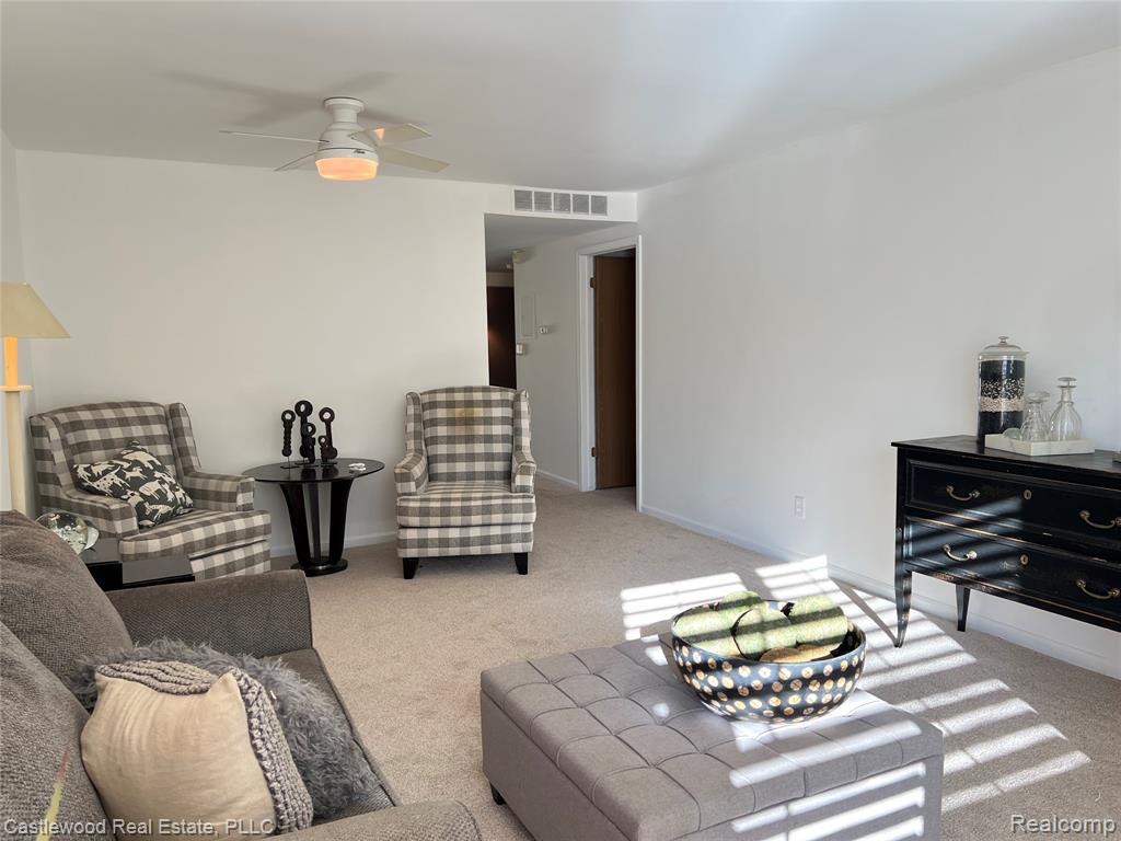 947 Wexford Way Rochester Hills, MI 48307 - Photo 3 of 17
