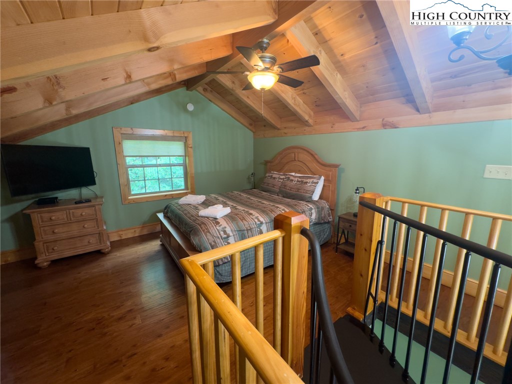 150 Tuscany Ridge Sugar Grove, NC 28679 - Photo 32 of 45 a view of a livingroom with furniture and a flat screen tv
