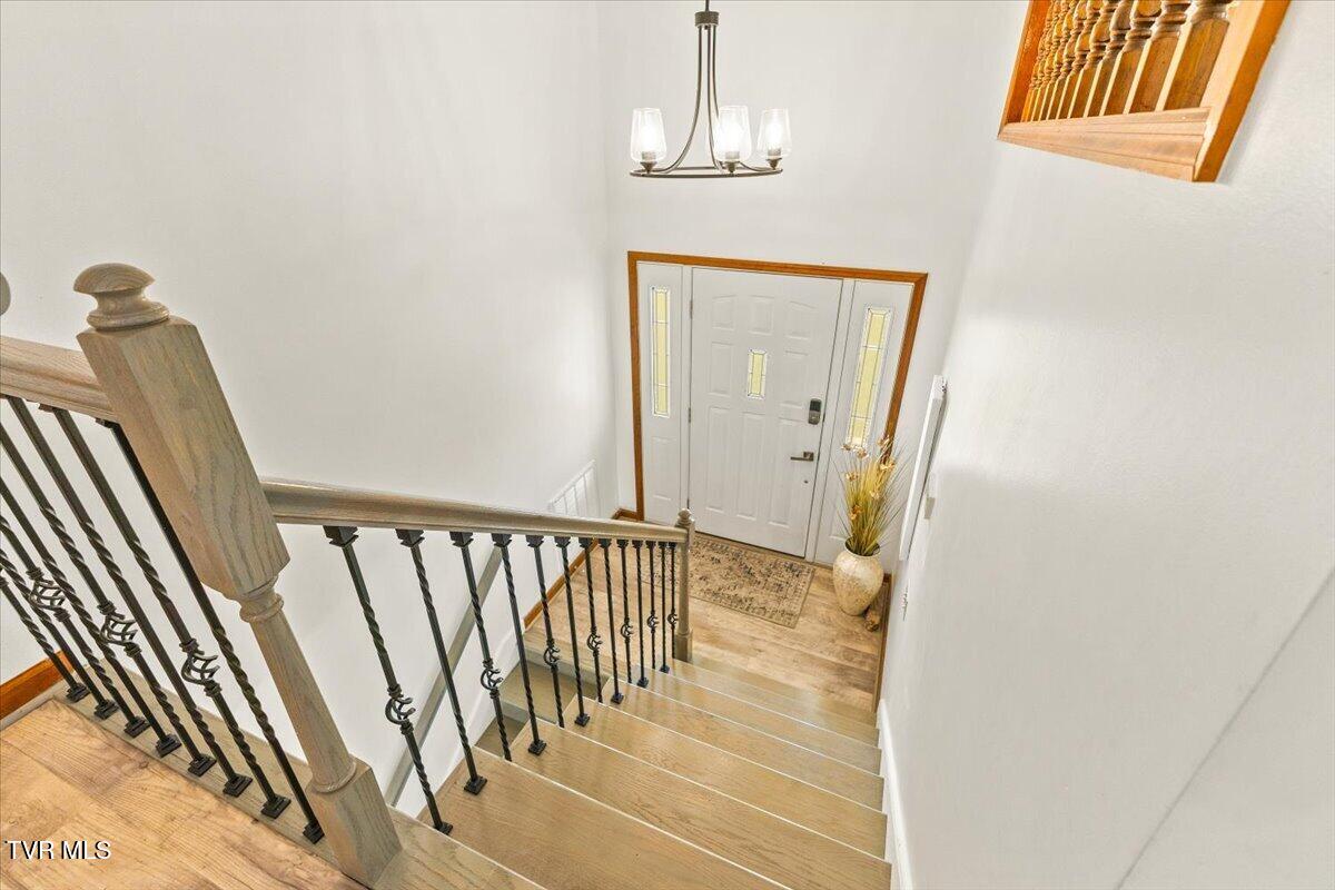 1012 South Gate Drive Elizabethton, TN 37643 - Photo 8 of 58 10-128A0811