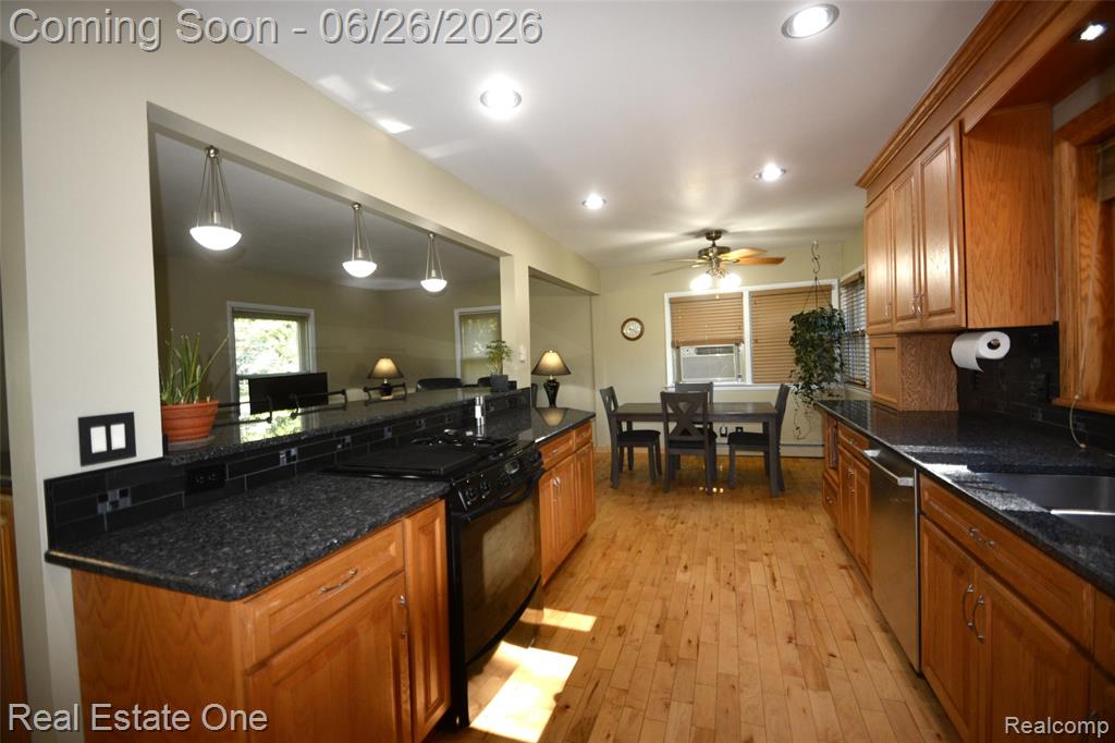615 Willard Avenue Rochester Hills, MI 48307 - Photo 9 of 30