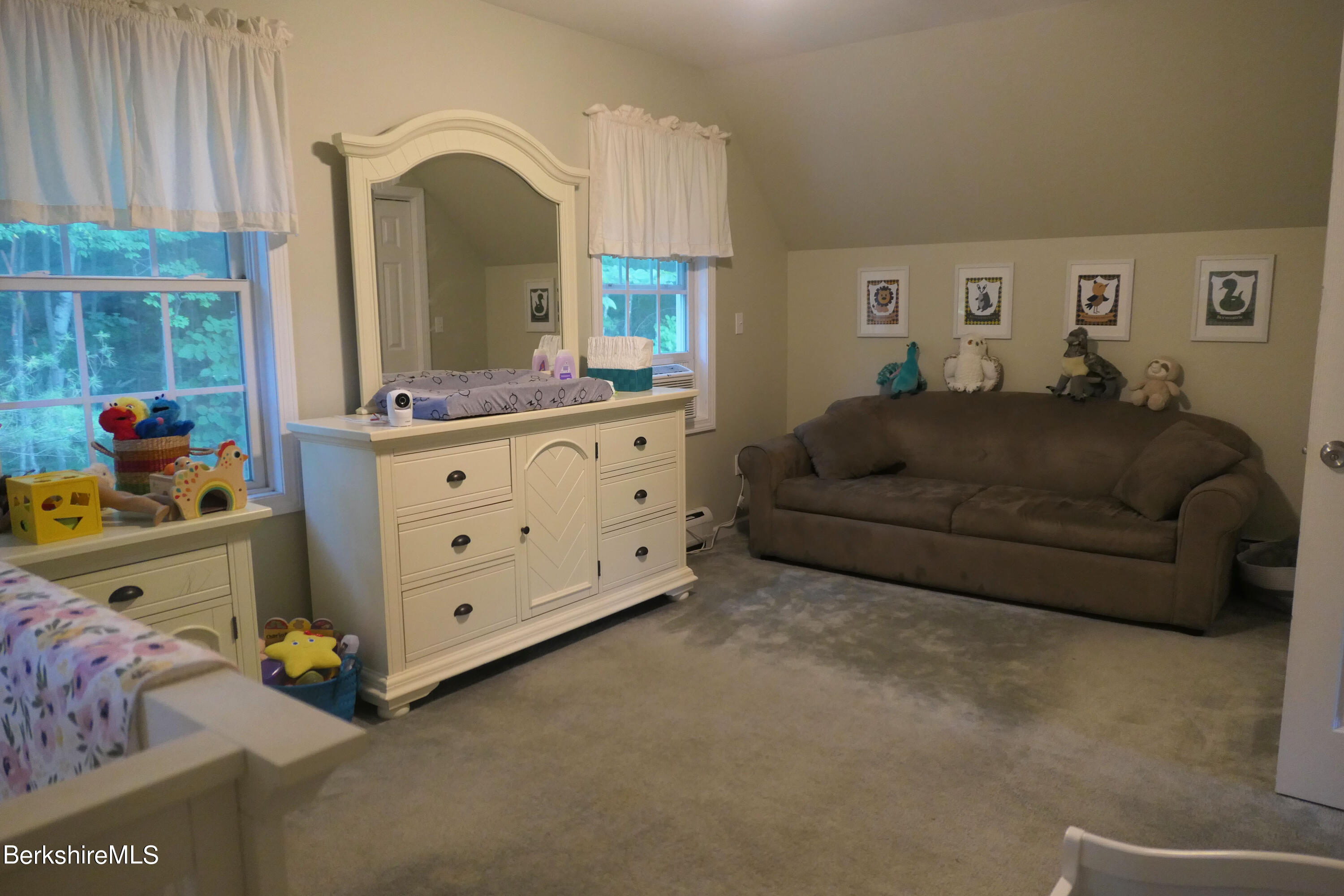 3512 Jacobs Ladder Road Becket, MA 01223 - Photo 25 of 42 a living room with furniture