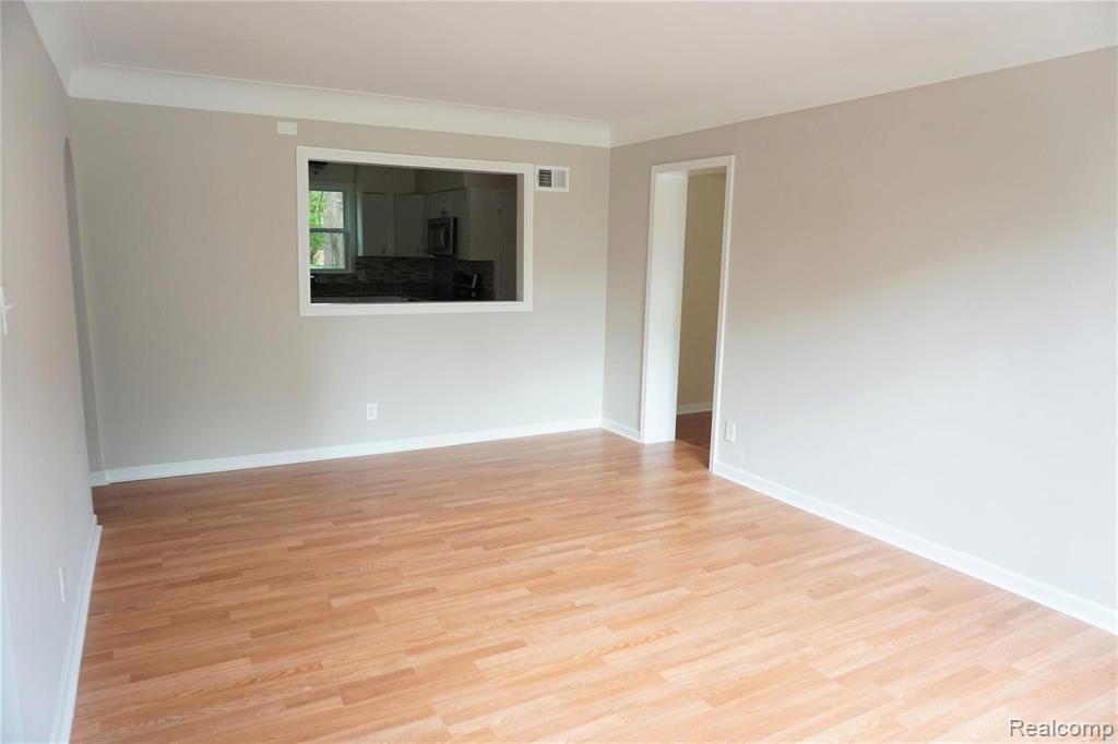 22541 Berg Road Southfield, MI 48033 - Photo 6 of 30