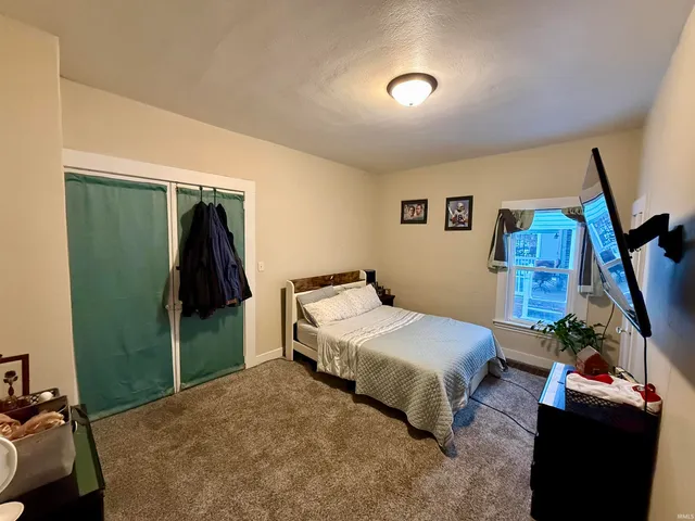 $189,000 | 214 Clark Street, Kendallville, IN 46755