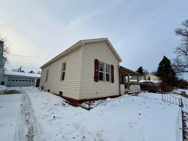 $189,000 | 214 Clark Street, Kendallville, IN 46755