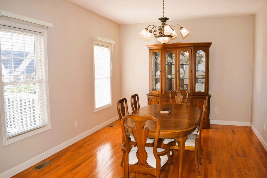 64 West Ridgefield Court Greeneville, TN 37745 - Photo 2 of 46