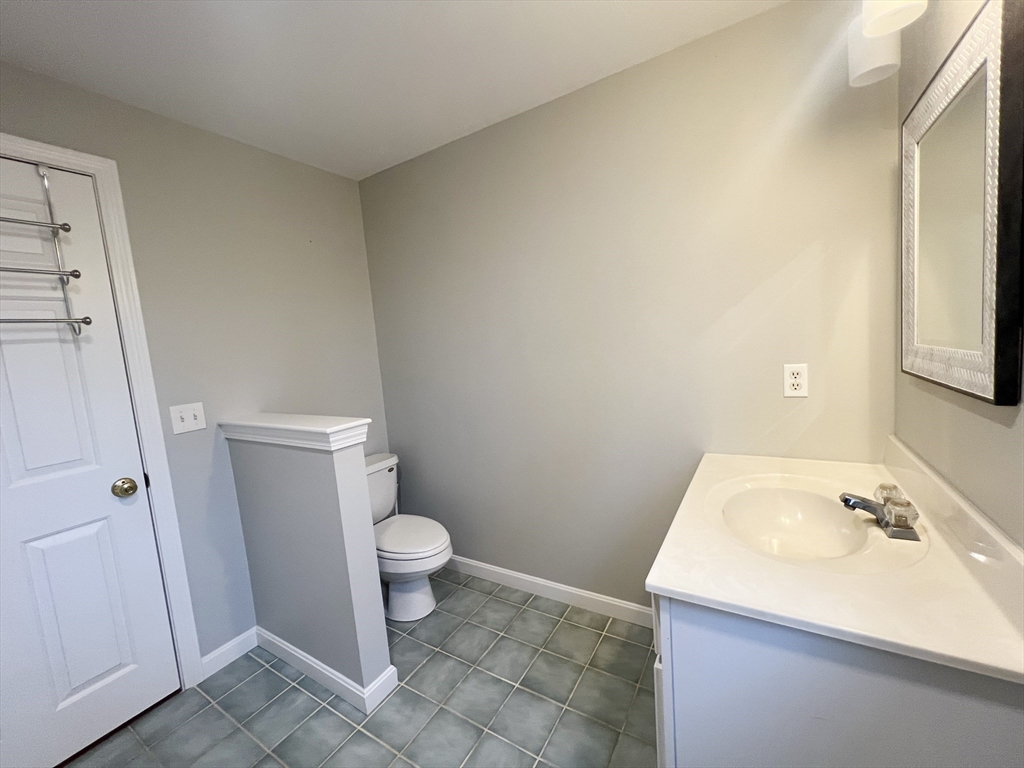 230 Chuckles Way Barnstable, MA 02648 - Photo 14 of 24 Gallery Image 14
