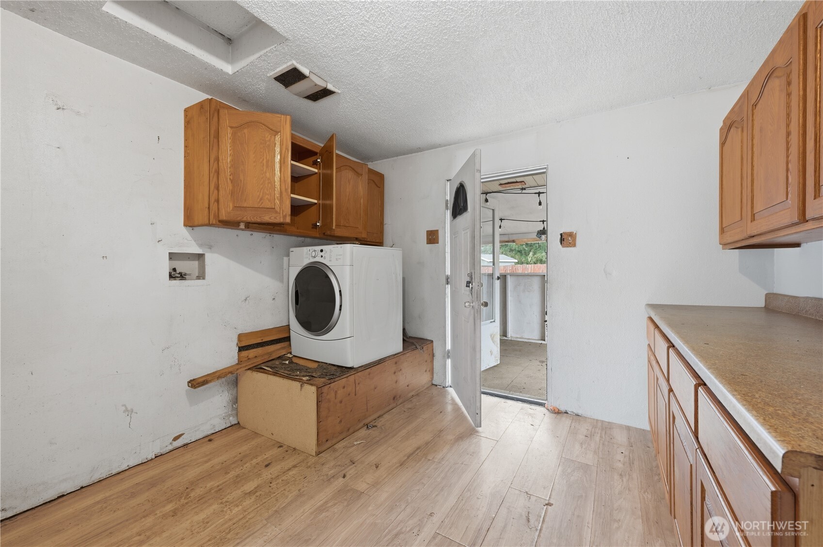 11630 Center Road Everett, WA 98204 - Photo 15 of 17